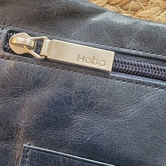 HOBO Original Lauren Wallet Clutch Turquoise Blue Silver Hardware EUC - Picture 13 of 16
